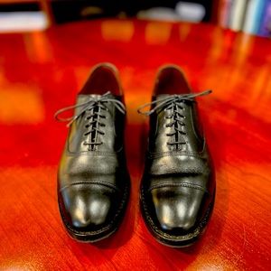 Like New Black Allen Edmonds Park Avenue Dress Shoe. Size 8.5D US.